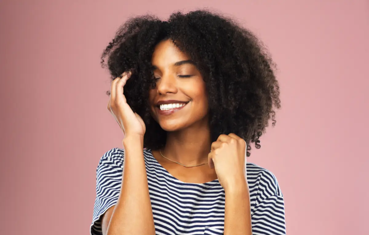 Cabelo crespo curto feminino As melhores dias para cuidar dos seus cabelos