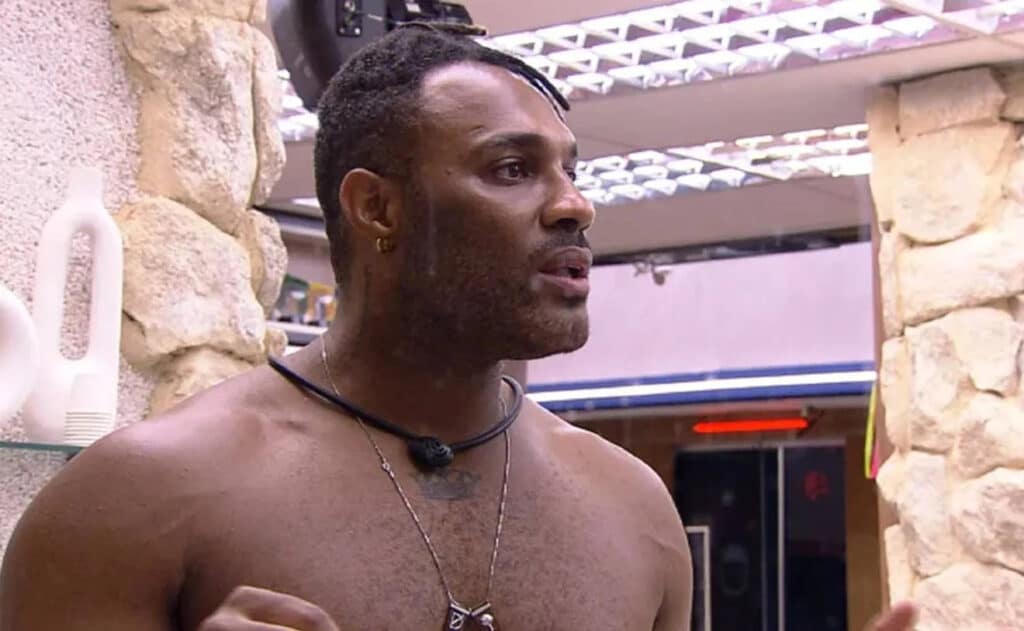 Fred Nicácio questiona seus hábitos em recente declaração -