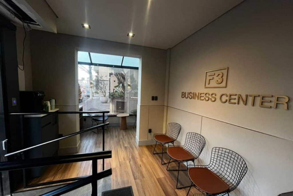 F3 Business Center se consolida como referência em endereço fiscal, coworking e podcast em Itajaí