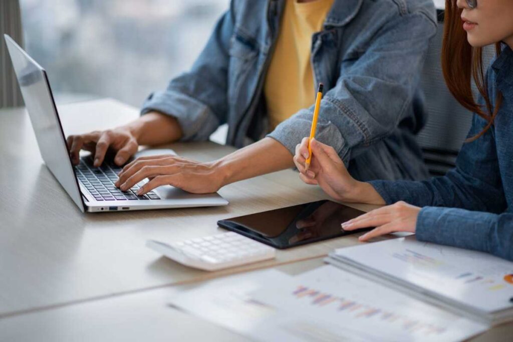 Educação contínua: o valor de se atualizar para além da graduação