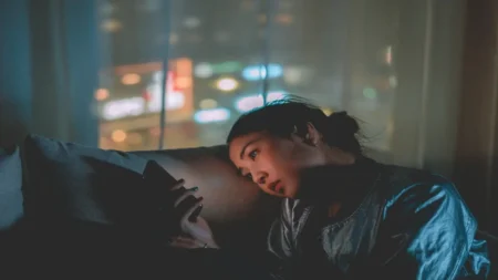 Como o uso excessivo do celular afeta a saúde mental: sinais de alerta e soluções práticas Como o uso excessivo do celular afeta a saúde mental