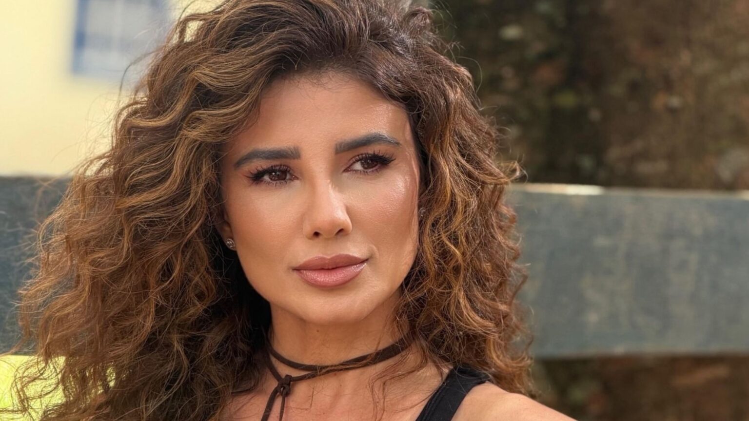 Paula Fernandes lamenta boatos, fala de traição e narcisista