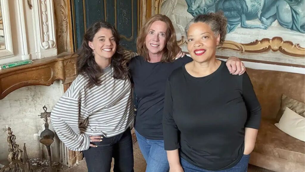 Mulheres compram castelo na França para retiro feminino