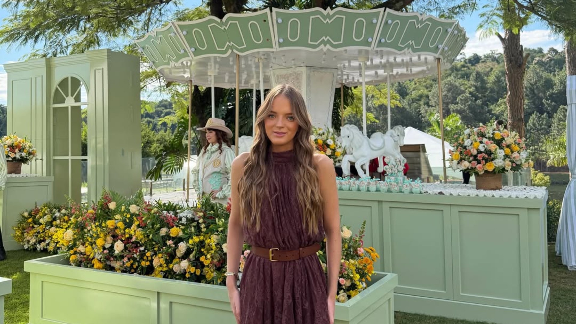 Rafaella Justus exibe look elegante em aniversário da irmã Vicky
