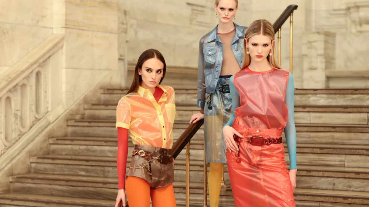 Marc Jacobs: primavera 2027 com cores elétricas e PVC