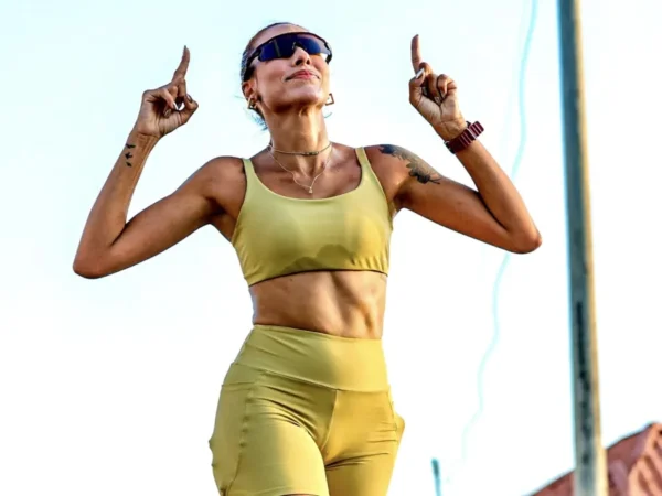 Fisioterapeuta fratura coluna no pilates e mira meia maratona