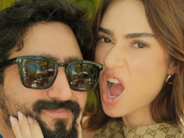 Thaila Ayala e Renato Góes chegam a Miami para a Copa