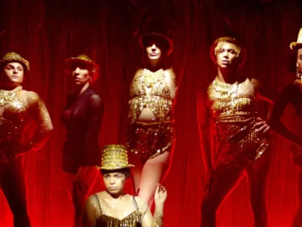 Cabaré Traviarcado: Renata Carvalho homenageia travestis históricas