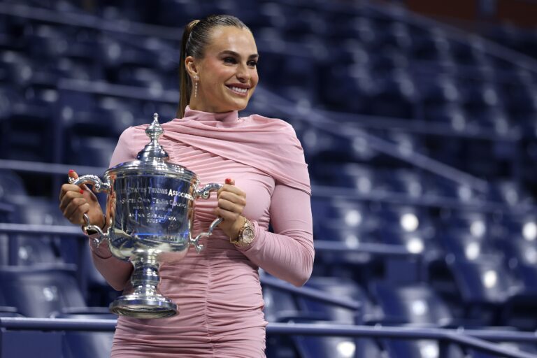 Sabalenka: joias de luxo e força dentro das quadras
