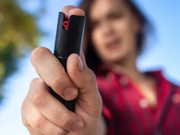 Senado aprova spray de pimenta para autodefesa de mulheres