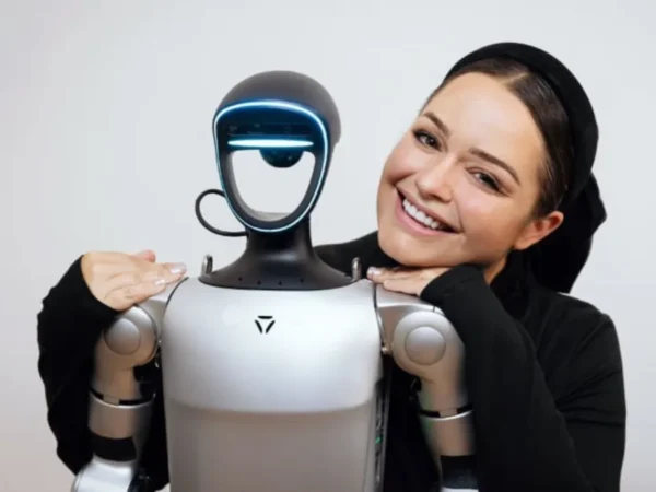 Pesquisadora vive com robô de R$ 358 mil há um ano