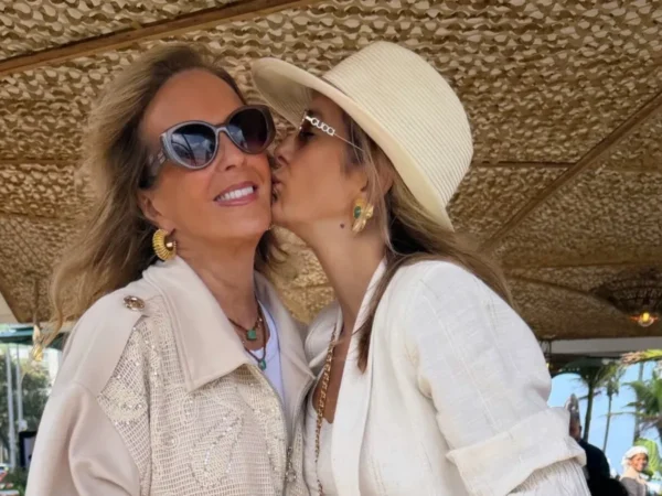 Ticiane Pinheiro celebra 83 anos de Helô Pinheiro: 'Te amo