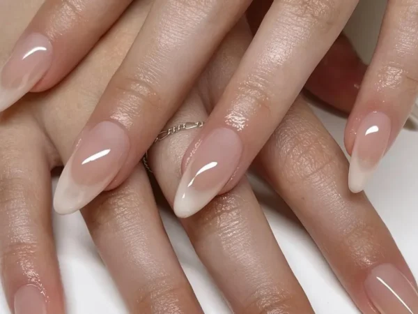5 tendências de unhas brancas para o verão 2026