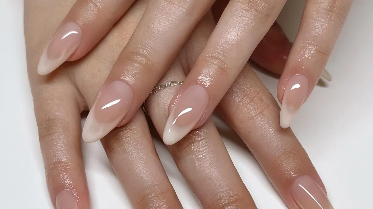5 tendências de unhas brancas para o verão 2026