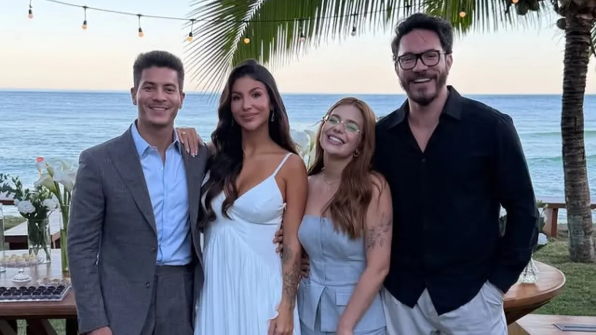 Viih Tube chega molhada ao casamento de Arthur Aguiar; Eliezer explica