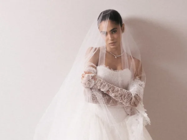 Vestido de princesa e diamantes: look de Lara Prado para casar com Felipe