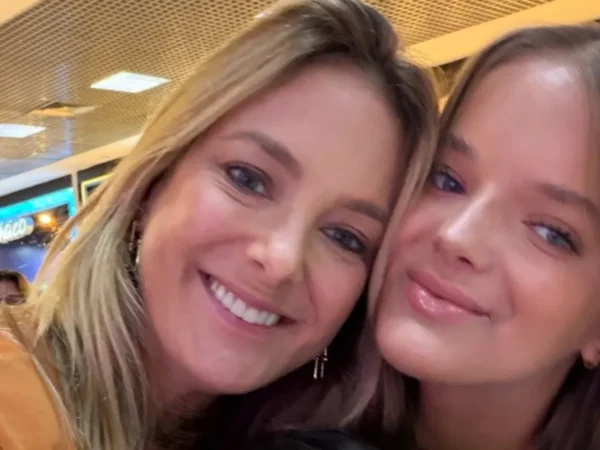 Ticiane Pinheiro se despede de Rafa Justus em aeroporto: 'Coração apertado