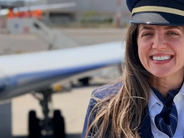 Pilotas brasileiras viralizam ao mostrar rotina e custo da profissão