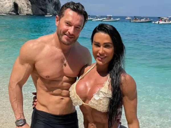 Gracyanne Barbosa se declara em viagem romântica na Itália